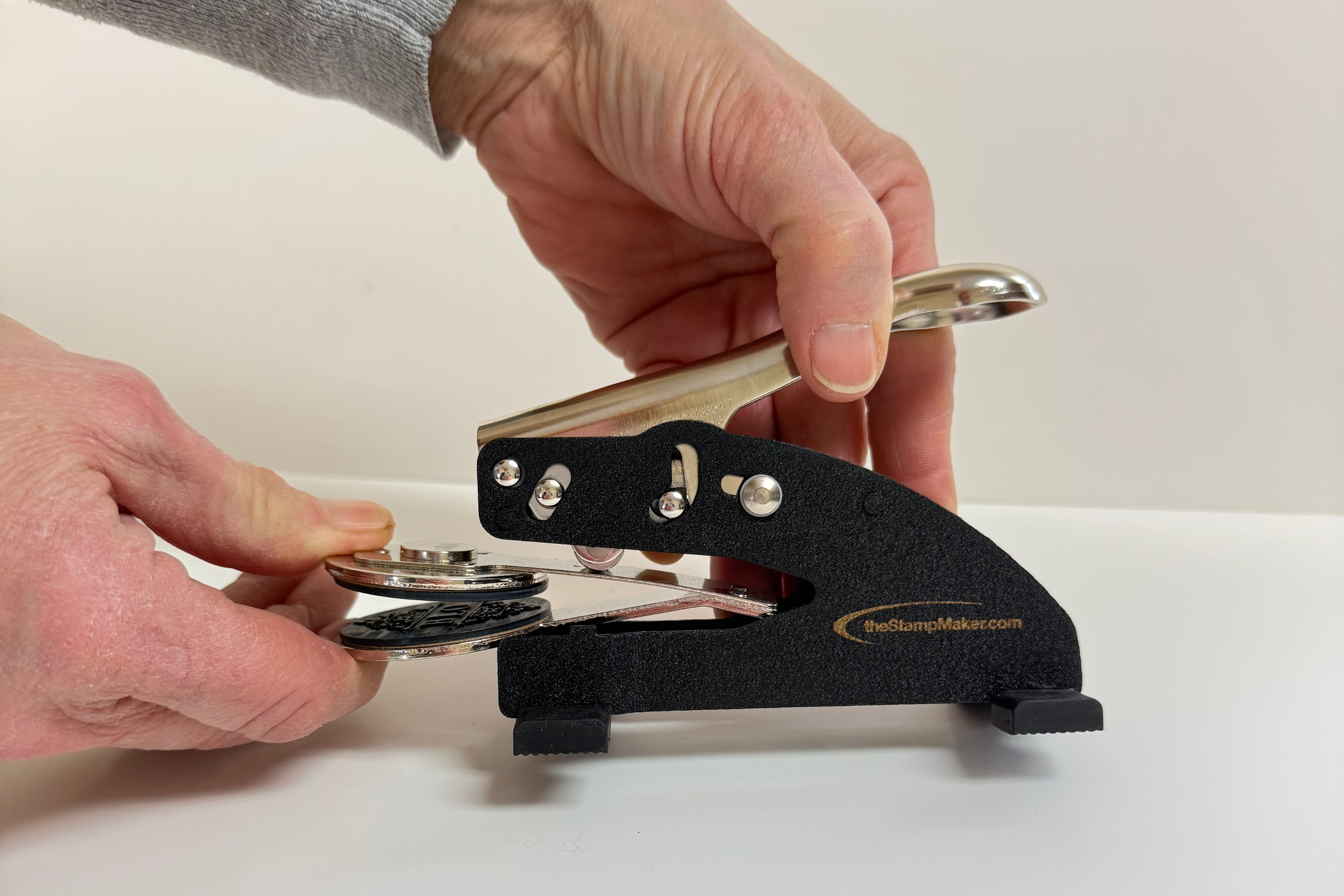 Pinch and pull on your Shiny Embossing Seal's bottom place